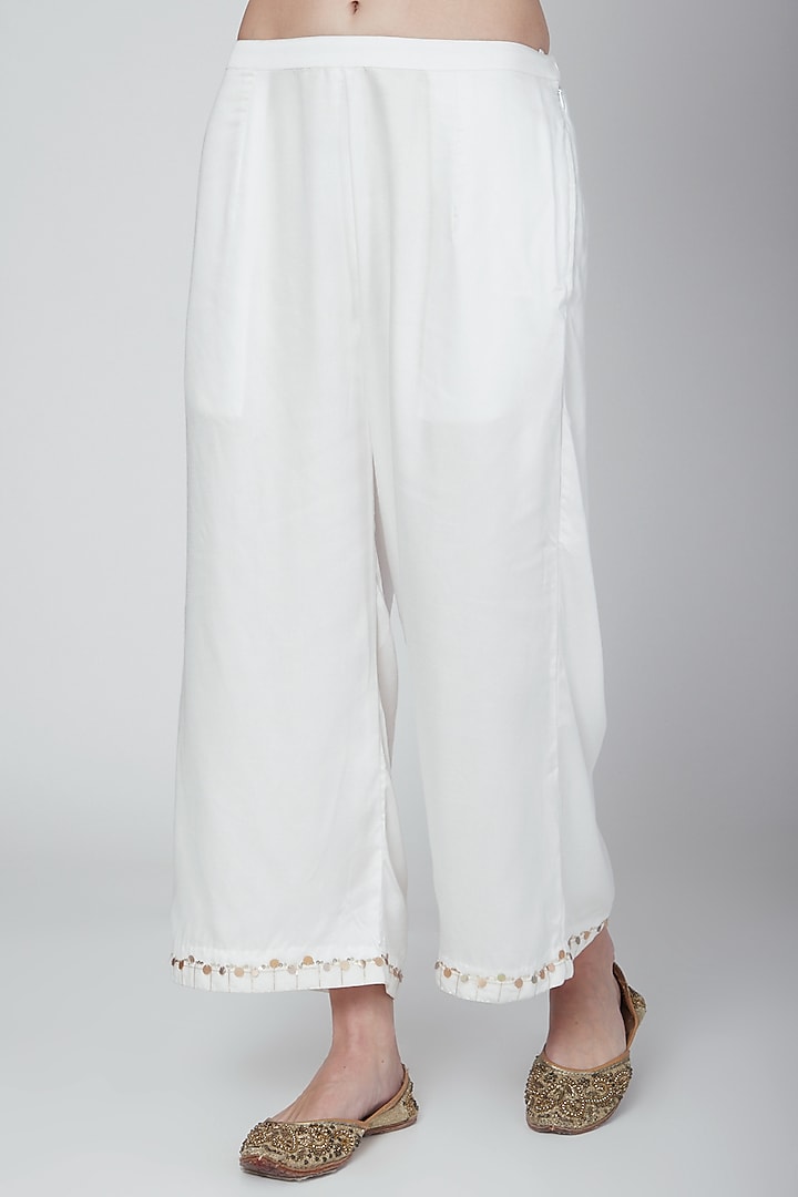 White Zari Hand Embroidered Kurta Set by Neha & Tarun at Pernia's Pop Up Shop