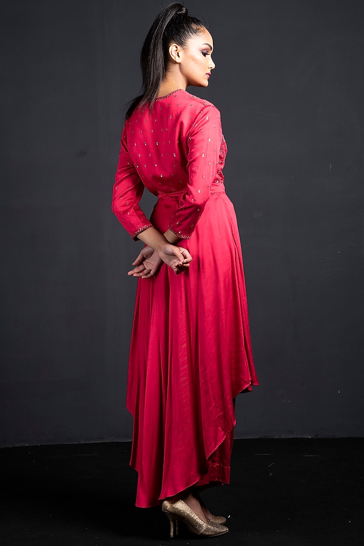Coral Embroidered Kurta Set by Neha & Tarun at Pernia's Pop Up Shop