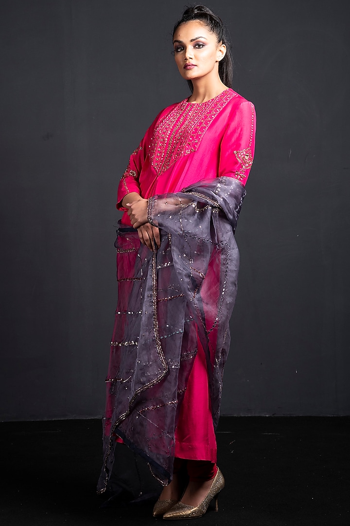 Pink Embroidered Kurta Set by Neha & Tarun at Pernia's Pop Up Shop