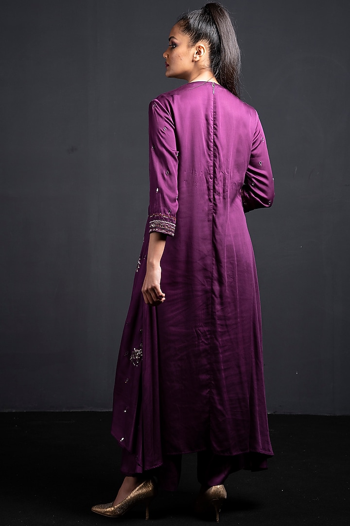 Burgundy Embroidered Kurta Set by Neha & Tarun at Pernia's Pop Up Shop