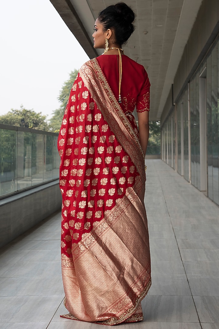 Red Embroidered Reception Saree Set by Neha & Tarun at Pernia's Pop Up Shop