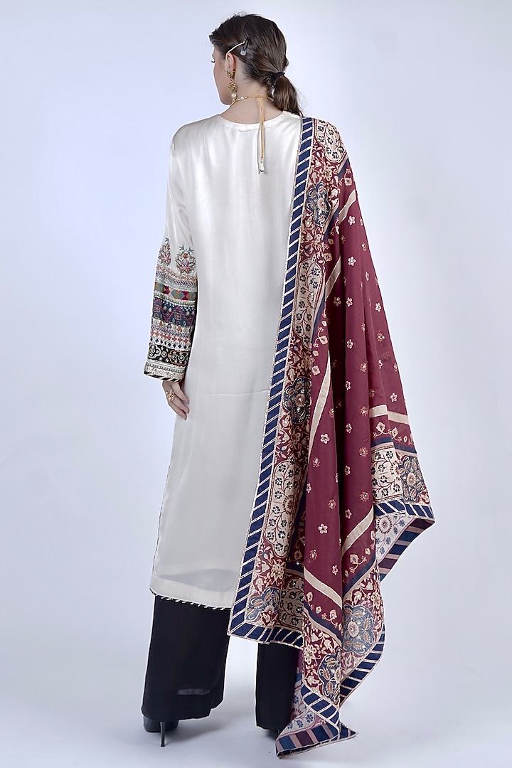 White Bemberg & Chanderi Embroidered Kurta Set by Neha & Tarun at Pernia's Pop Up Shop