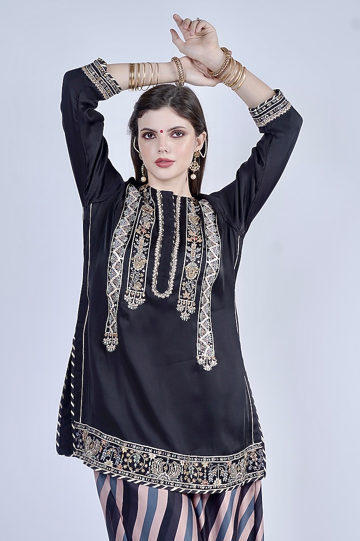 Black Satin Georgette Embroidered Kurta Set by Neha & Tarun at Pernia's Pop Up Shop
