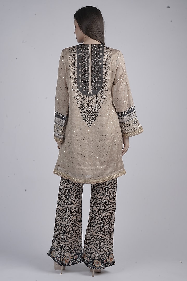 Black Chanderi Printed & Embroidered Kurta Set by Neha & Tarun at Pernia's Pop Up Shop