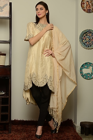 Gold Zari Embroidered Kurta Set by Neha & Tarun