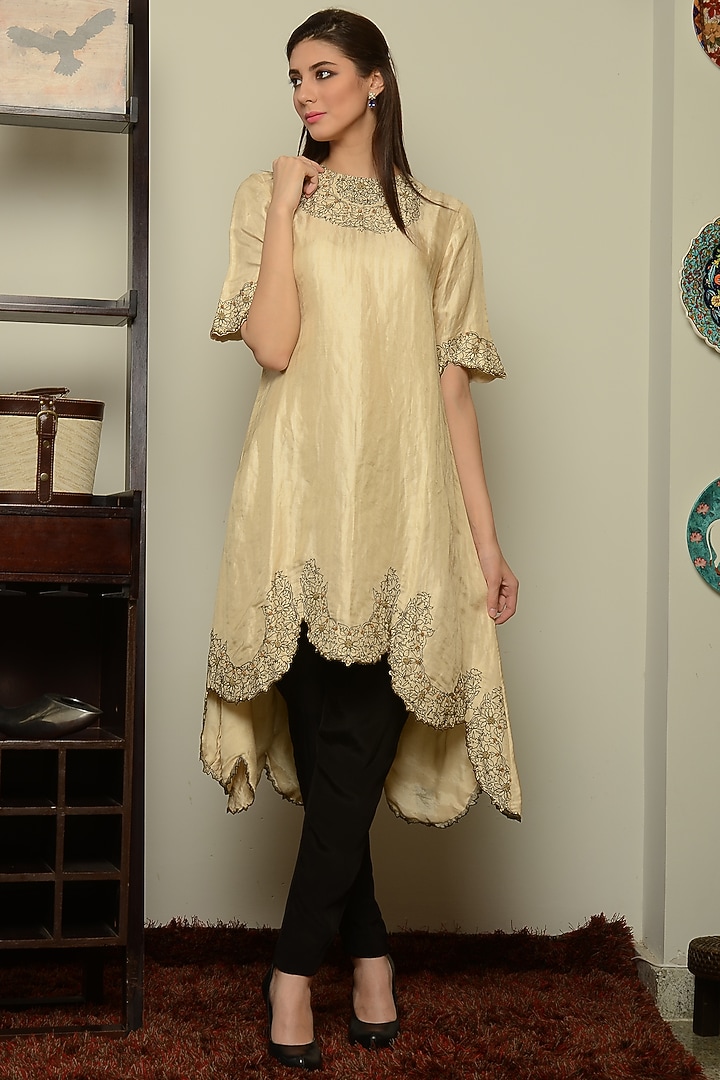 Gold Zari Embroidered Kurta Set by Neha & Tarun at Pernia's Pop Up Shop
