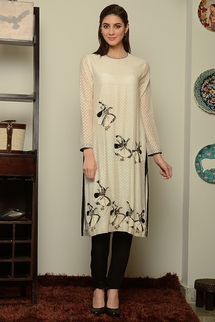 Ivory Embroidered Kurta Set by Neha & Tarun at Pernia's Pop Up Shop