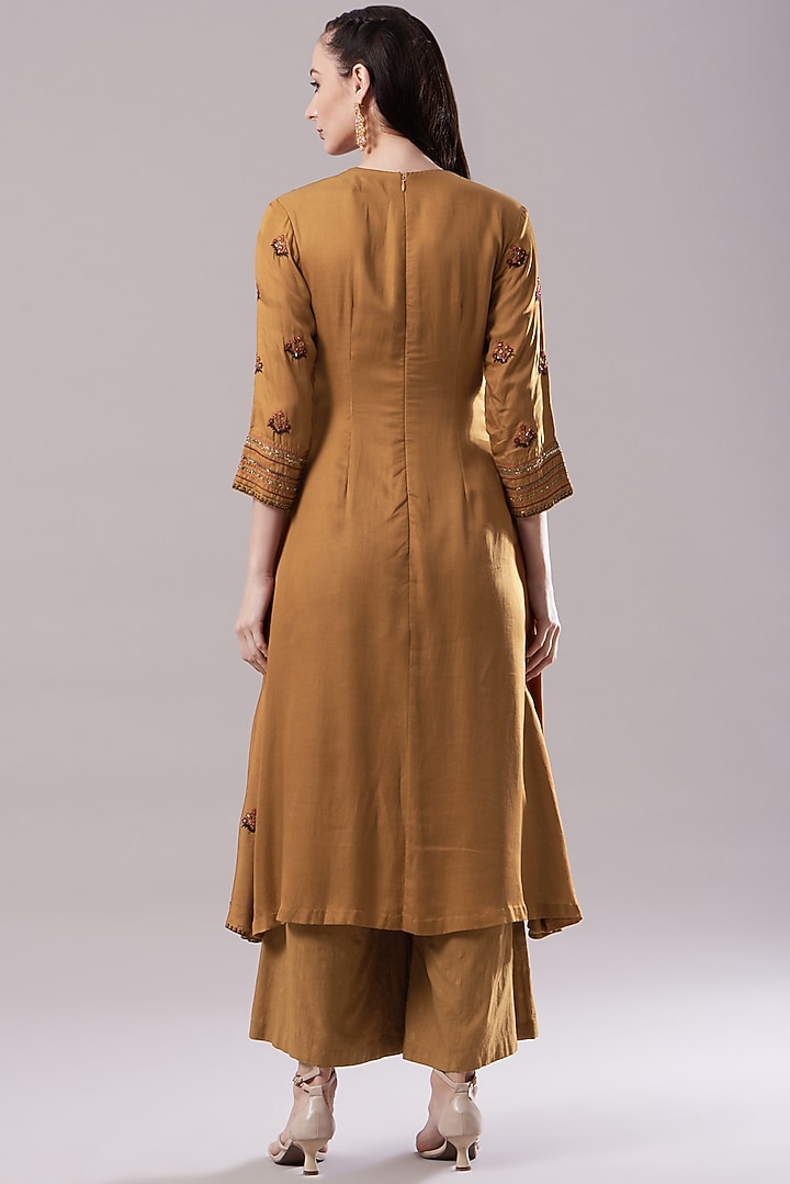 Orange Embroidered Kurta Set by Neha & Tarun at Pernia's Pop Up Shop