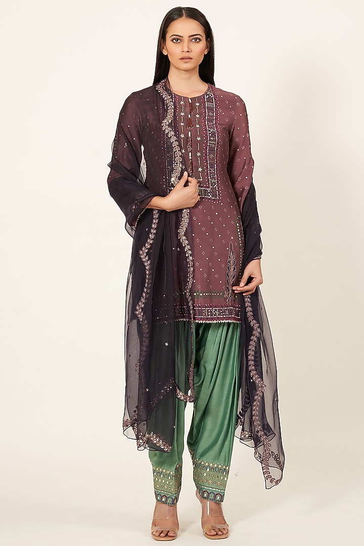 Wine Embroidered Kurta Set by Neha & Tarun at Pernia's Pop Up Shop