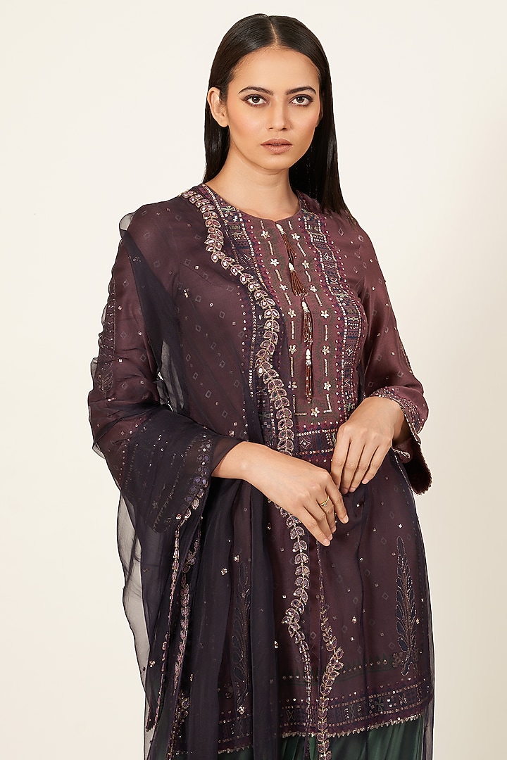 Wine Embroidered Kurta Set by Neha & Tarun at Pernia's Pop Up Shop