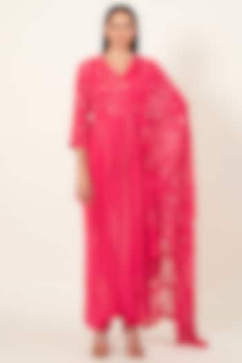 Fuchsia Pink Embroidered Kurta Set by Neha & Tarun at Pernia's Pop Up Shop