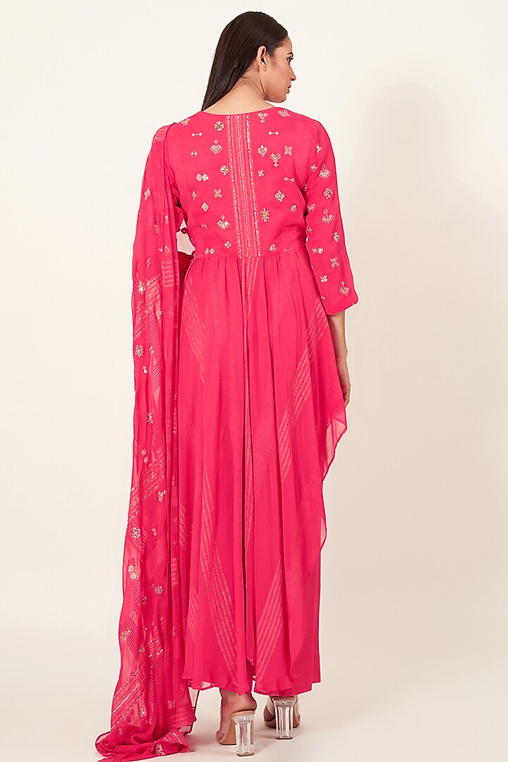 Fuchsia Pink Embroidered Kurta Set by Neha & Tarun at Pernia's Pop Up Shop