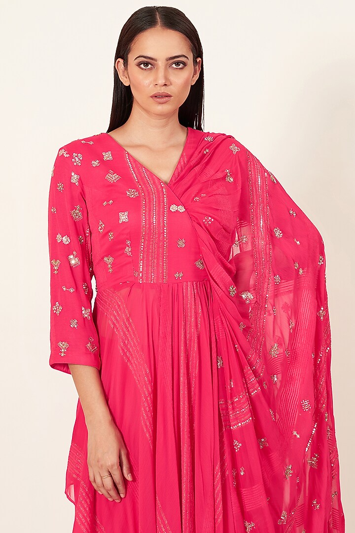 Fuchsia Pink Embroidered Kurta Set by Neha & Tarun at Pernia's Pop Up Shop