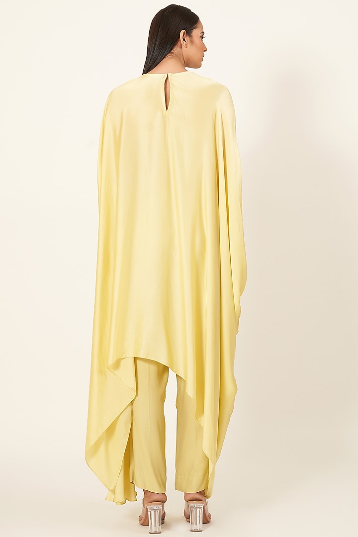 Yellow Embroidered Kurta Set by Neha & Tarun at Pernia's Pop Up Shop