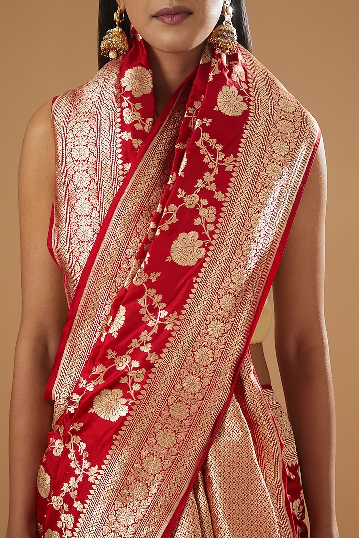 Red Handwoven Banarasi Wedding Saree Set by Neha & Tarun at Pernia's Pop Up Shop