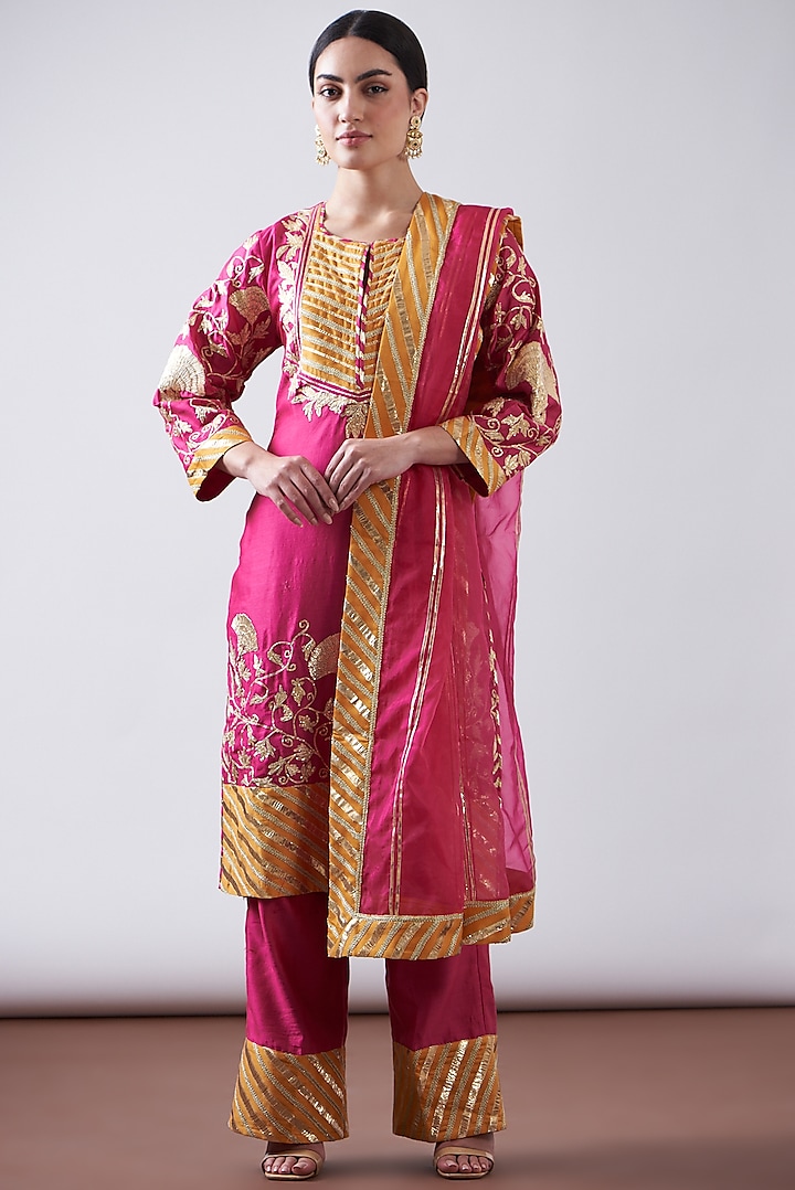 Pink Silk Chanderi Embroidered Kurta Set by Nia By Sonia Ahuja at Pernia's Pop Up Shop