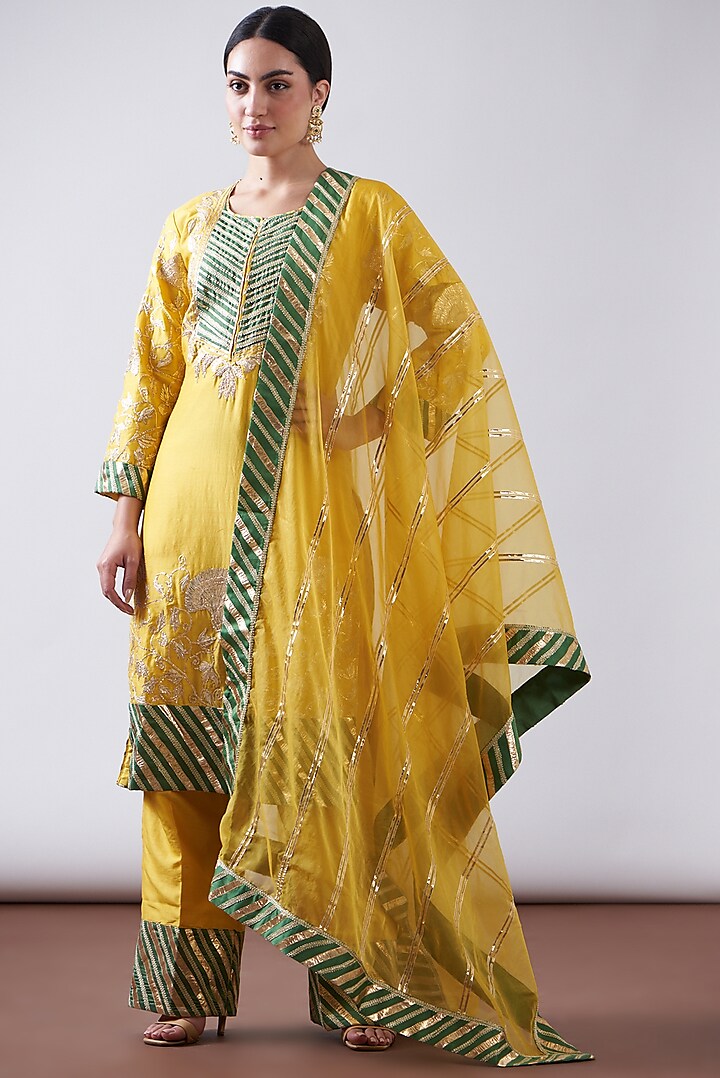 Yellow Silk Chanderi Embroidered Kurta Set by Nia By Sonia Ahuja at Pernia's Pop Up Shop