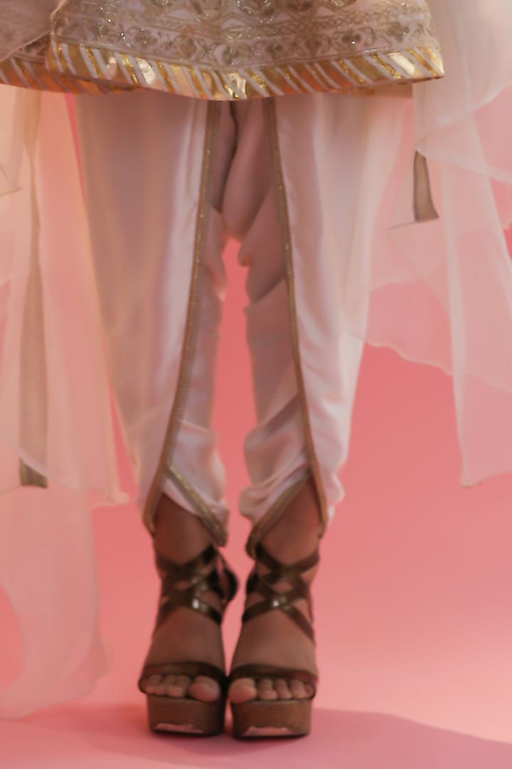 Off-White Banarasi Embroidered Party Wear Anarkali Set by Nia By Sonia Ahuja at Pernia's Pop Up Shop
