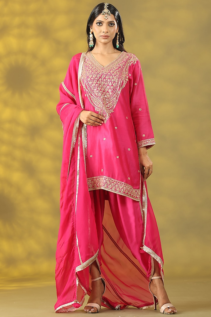 Magenta Chanderi Silk Dori Embellished Kurta Set by Nia By Sonia Ahuja at Pernia's Pop Up Shop