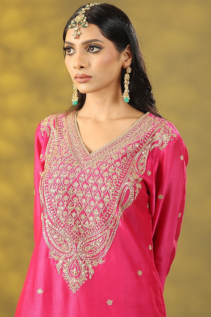 Magenta Chanderi Silk Dori Embellished Kurta Set by Nia By Sonia Ahuja at Pernia's Pop Up Shop