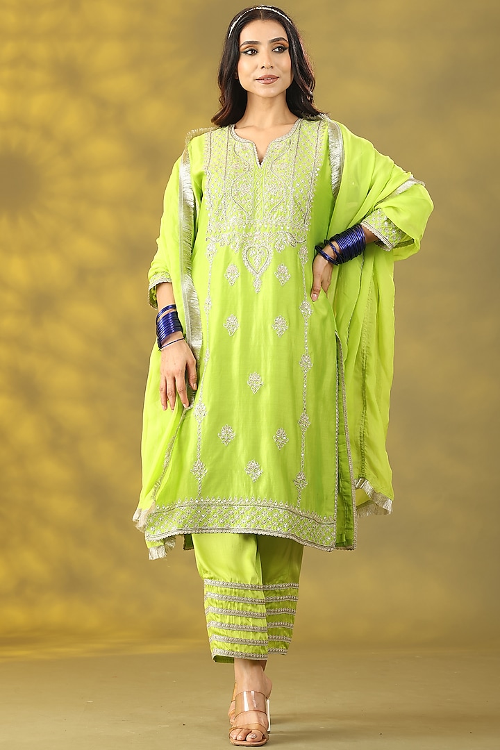 Sublime Green Chanderi Silk Dori Embellished Kurta Set by Nia By Sonia Ahuja at Pernia's Pop Up Shop