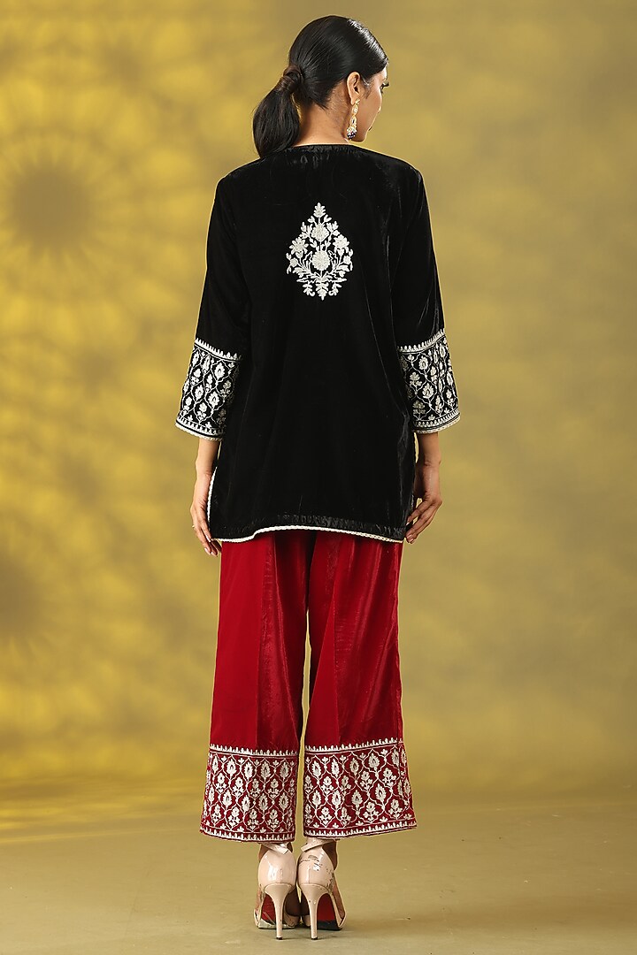 Black Velvet Aari Embroidered Kurta Set by Nia By Sonia Ahuja at Pernia's Pop Up Shop