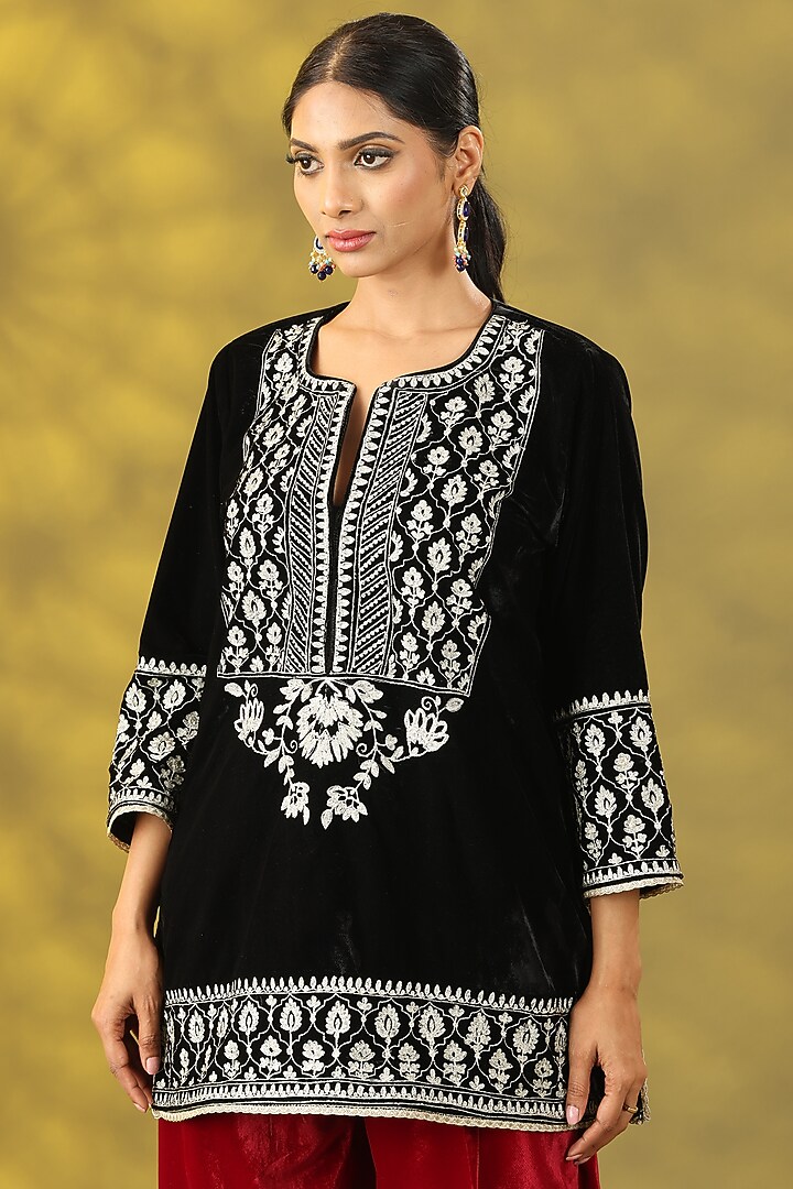 Black Velvet Aari Embroidered Kurta Set by Nia By Sonia Ahuja at Pernia's Pop Up Shop
