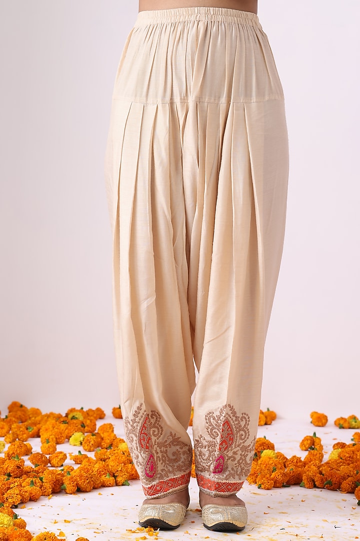 Beige Banarasi Chanderi Zari Embroidered Kurta Set by Nia By Sonia Ahuja at Pernia's Pop Up Shop