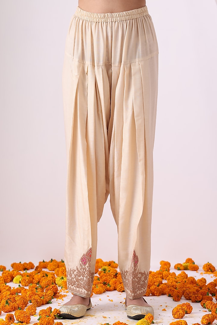 Beige Banarasi Chanderi Zari Embroidered Kurta Set by Nia By Sonia Ahuja at Pernia's Pop Up Shop