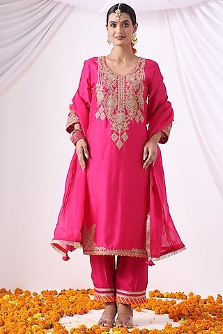 Magenta Pink Banarasi Chanderi Zari Embroidered Kurta Set by Nia By Sonia Ahuja