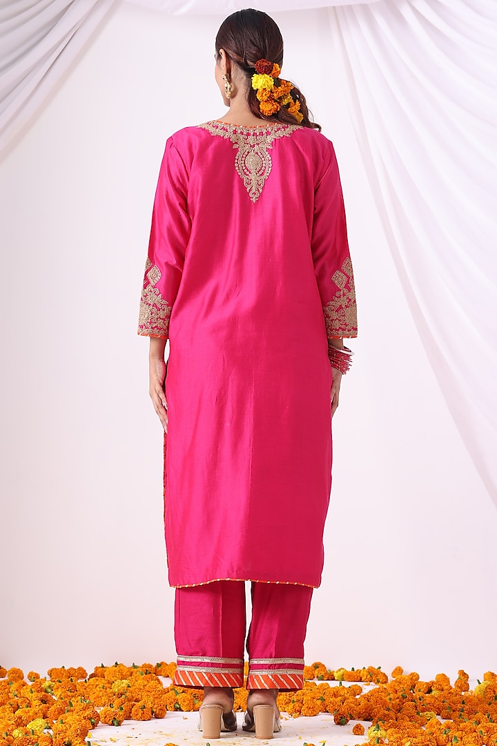 Magenta Pink Banarasi Chanderi Zari Embroidered Kurta Set by Nia By Sonia Ahuja at Pernia's Pop Up Shop