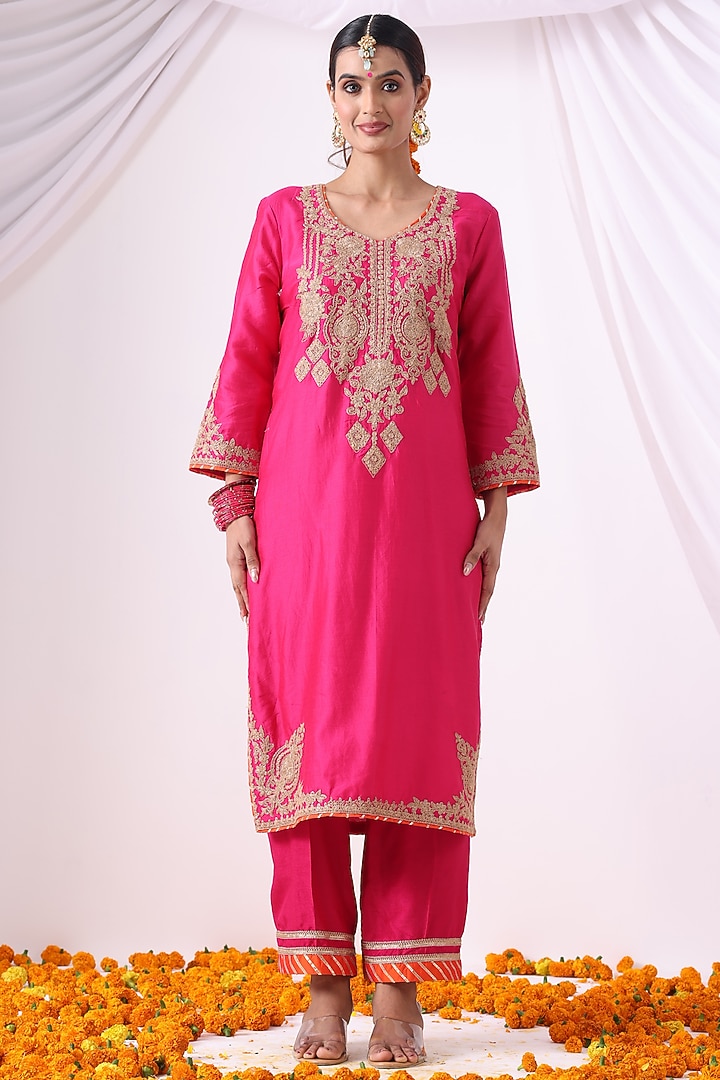 Magenta Pink Banarasi Chanderi Zari Embroidered Kurta Set by Nia By Sonia Ahuja at Pernia's Pop Up Shop