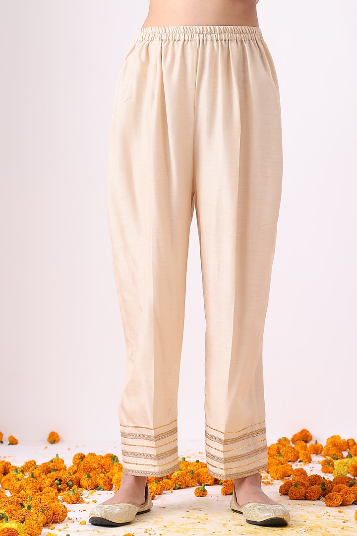 Ivory Banarasi Chanderi Zari Embroidered Kurta Set by Nia By Sonia Ahuja at Pernia's Pop Up Shop