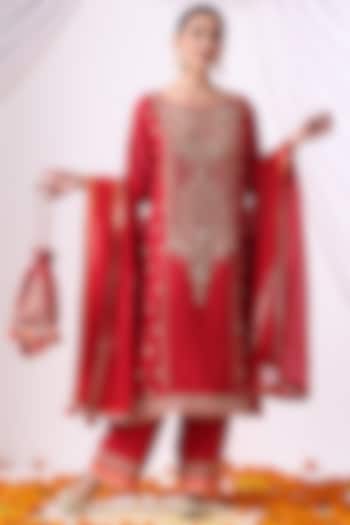Red Banarasi Chanderi Zari Embroidered Kurta Set by Nia By Sonia Ahuja at Pernia's Pop Up Shop
