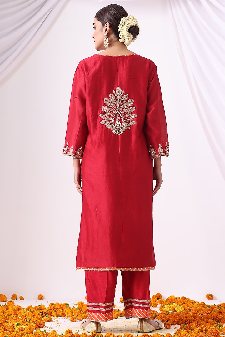 Red Banarasi Chanderi Zari Embroidered Kurta Set by Nia By Sonia Ahuja at Pernia's Pop Up Shop