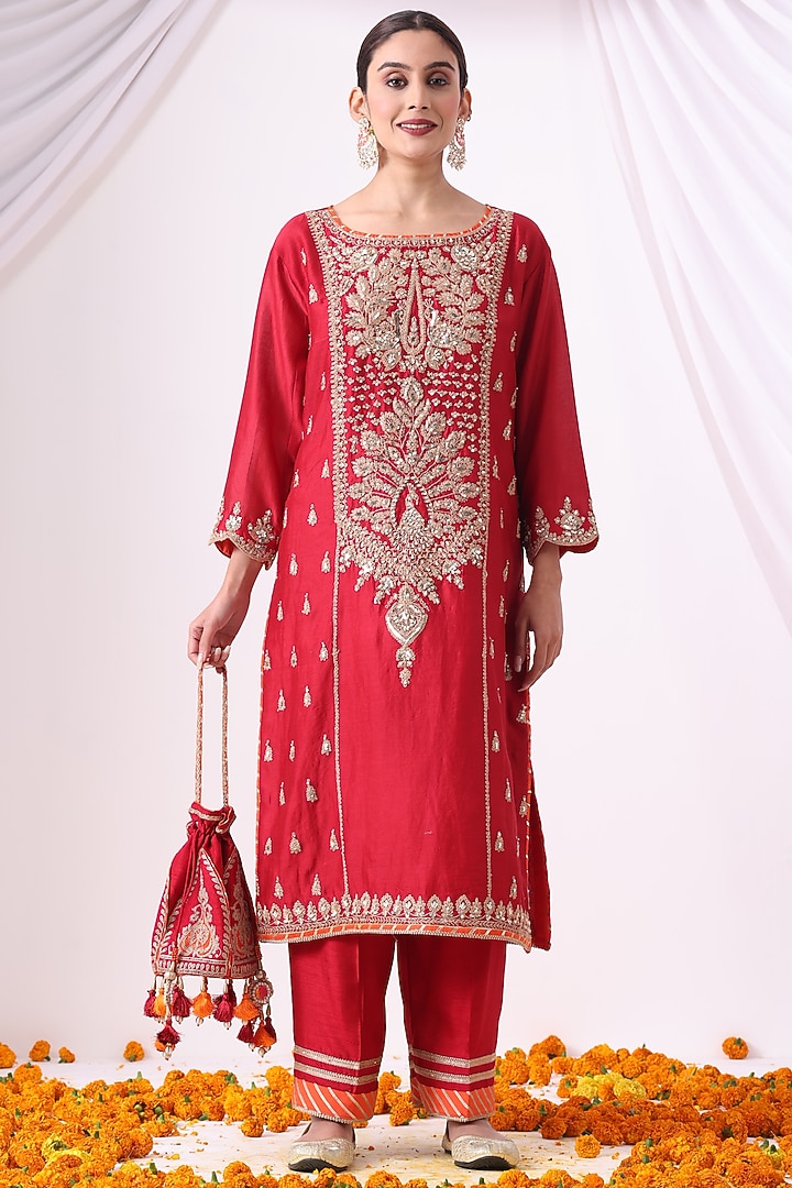 Red Banarasi Chanderi Zari Embroidered Kurta Set by Nia By Sonia Ahuja at Pernia's Pop Up Shop