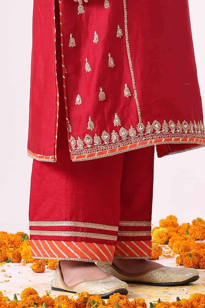 Red Banarasi Chanderi Zari Embroidered Kurta Set by Nia By Sonia Ahuja at Pernia's Pop Up Shop