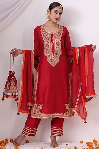 Red Chanderi Zari Embroidered Kurta Set by Nia By Sonia Ahuja
