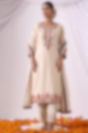 Ivory Chanderi Zari Embroidered Kurta Set by Nia By Sonia Ahuja at Pernia's Pop Up Shop