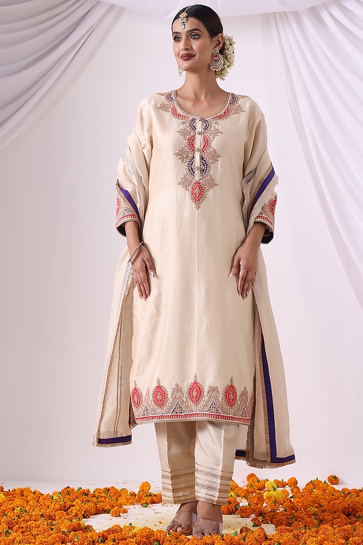 Ivory Chanderi Zari Embroidered Kurta Set by Nia By Sonia Ahuja at Pernia's Pop Up Shop