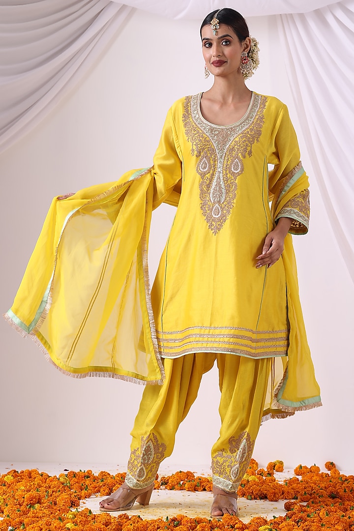 Yellow Chanderi Zari Embroidered Choga Kurta Set by Nia By Sonia Ahuja at Pernia's Pop Up Shop