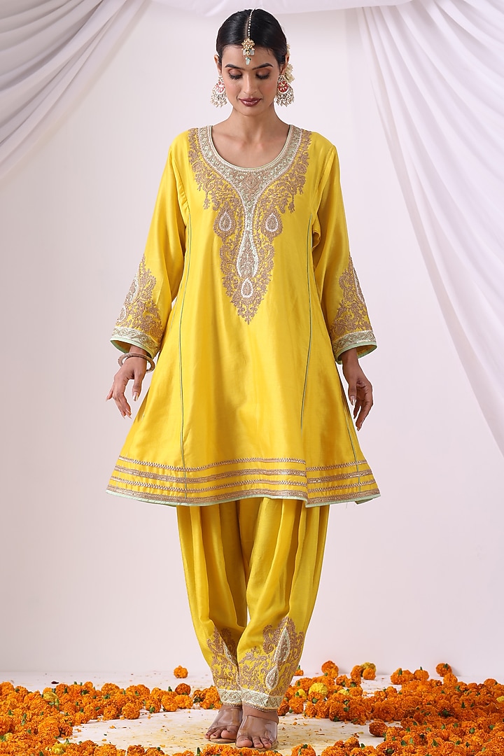Yellow Chanderi Zari Embroidered Choga Kurta Set by Nia By Sonia Ahuja at Pernia's Pop Up Shop