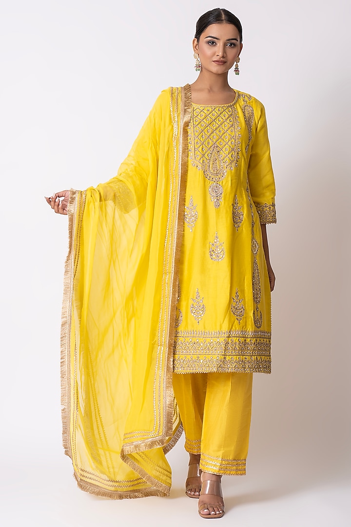 Yellow Chanderi Silk Pearl & Sequins Embroidered Kurta Set by Nia By Sonia Ahuja at Pernia's Pop Up Shop