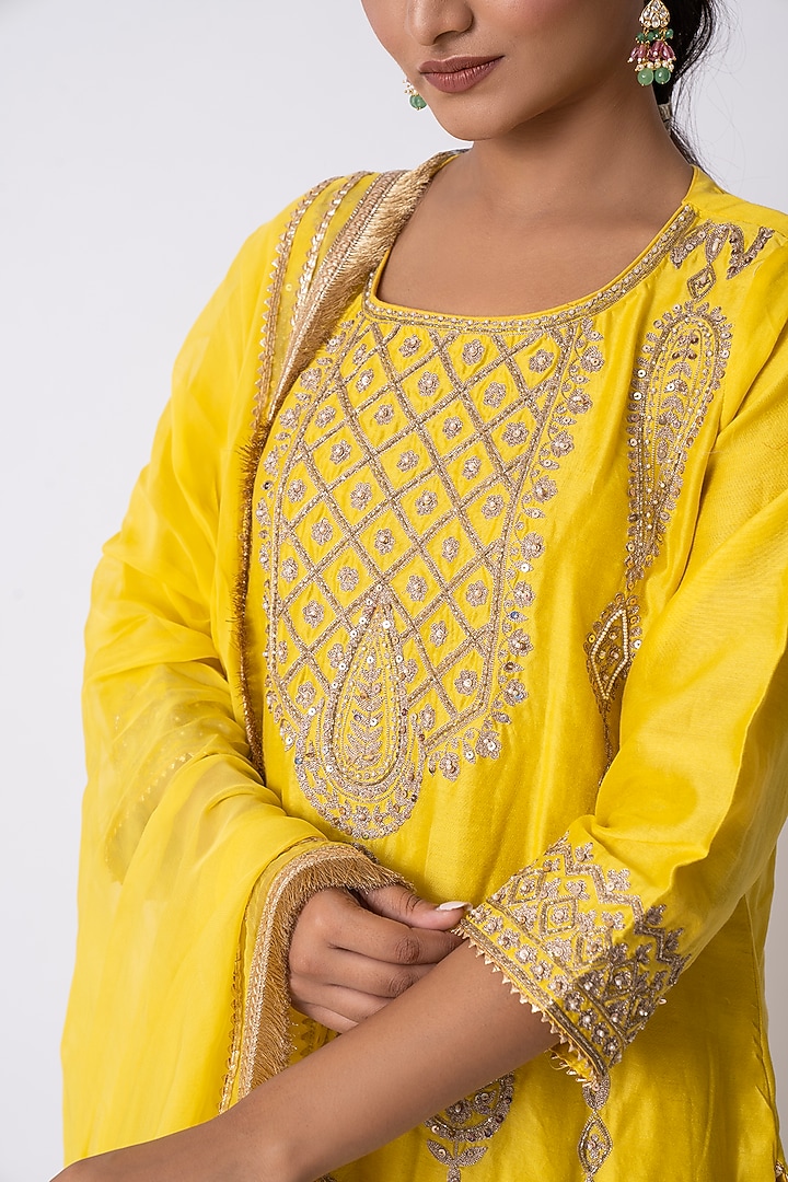 Yellow Chanderi Silk Pearl & Sequins Embroidered Kurta Set by Nia By Sonia Ahuja at Pernia's Pop Up Shop