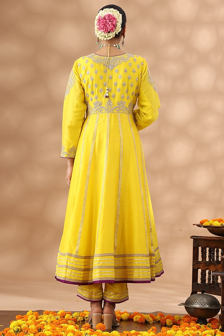 Banana Yellow Banarasi Chanderi Kasab Embroidered Party Wear Anarkali Set by Nia By Sonia Ahuja at Pernia's Pop Up Shop
