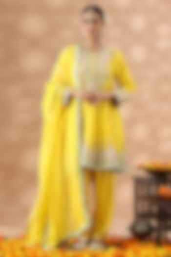 Yellow Banarasi Chanderi Kasab Embroidered Short Anarkali Set by Nia By Sonia Ahuja at Pernia's Pop Up Shop