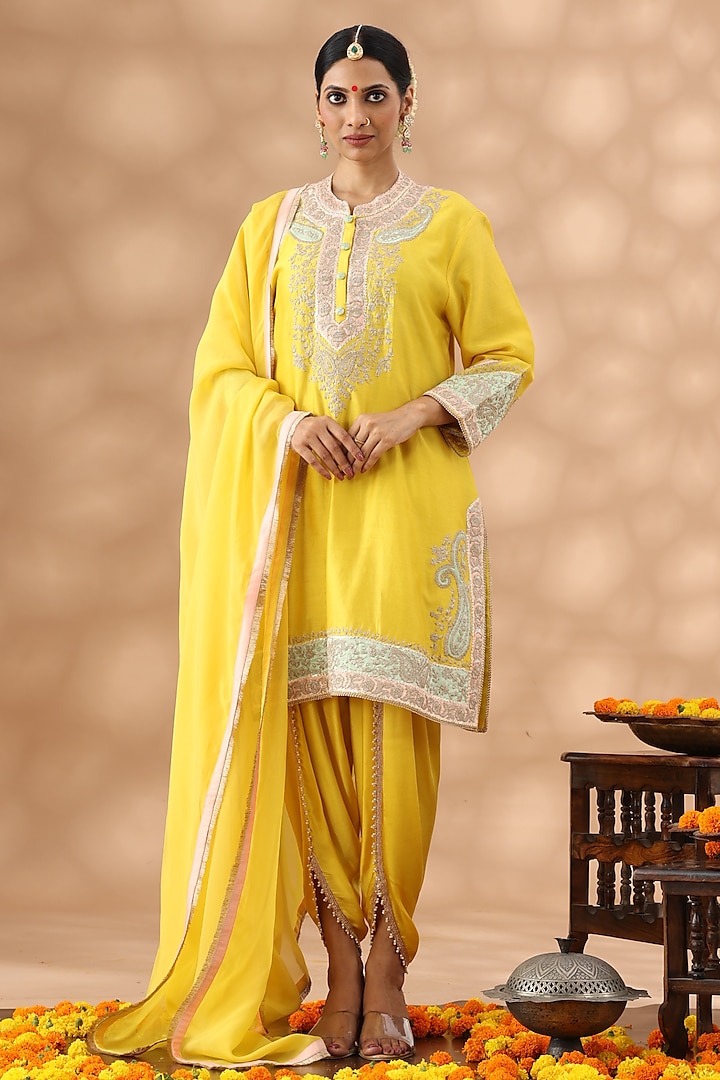 Yellow Banarasi Chanderi Kasab Embroidered Kurta Set by Nia By Sonia Ahuja at Pernia's Pop Up Shop