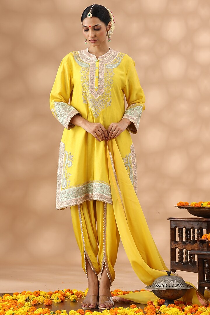 Yellow Banarasi Chanderi Kasab Embroidered Kurta Set by Nia By Sonia Ahuja at Pernia's Pop Up Shop
