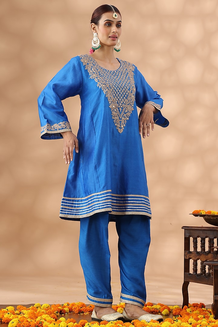 Mid Blue Banarasi Chanderi Kasab Embroidered Kalidar Kurta Set by Nia By Sonia Ahuja at Pernia's Pop Up Shop