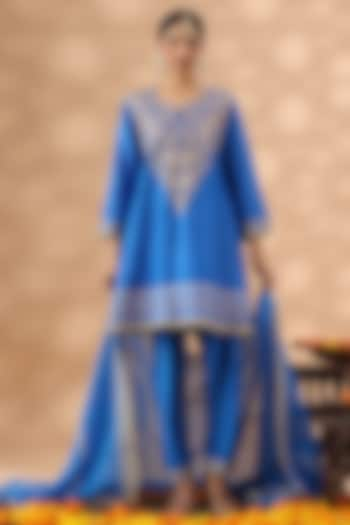 Mid Blue Banarasi Chanderi Kasab Embroidered Kalidar Kurta Set by Nia By Sonia Ahuja at Pernia's Pop Up Shop